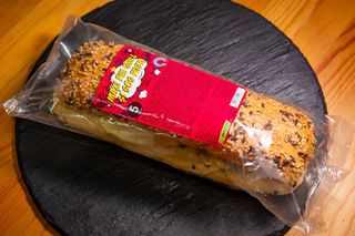 Maxi pui grill şi sos pesto