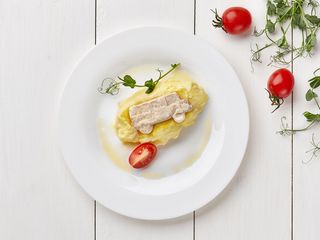 Котлетка куряча з картопляним пюре (50/110g)