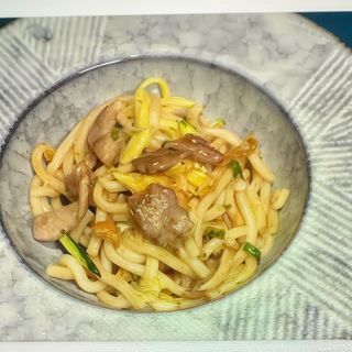 311. Yaki udon con manzo