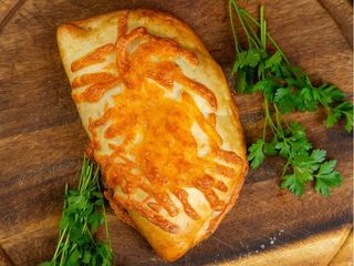 Кальцоне (закрита піца) (190g)