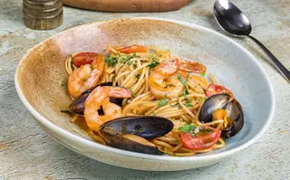 Spaghete cu creveti si midii