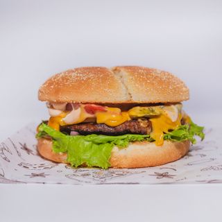 Чизбургер с говяжьей котлетой