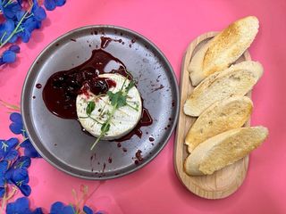 Запечений камамбер з тостами 210 г