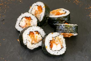 Футомаки спайси сьомга (6бр - 155г)