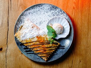 Штрудель з яблуками та корицею (150/50g)