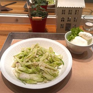 PUNTARELLE E LATTE