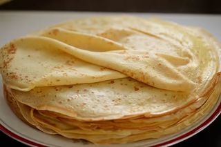 Clatite cu ciocolata sau dulceata