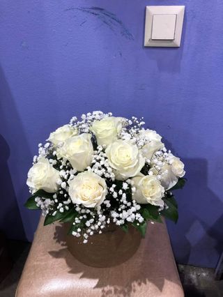 თეთრი ვარდები და თეთრი გიფსოფილა