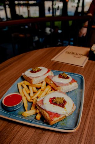 Sendvič Montenegro zapečeni 400 gr