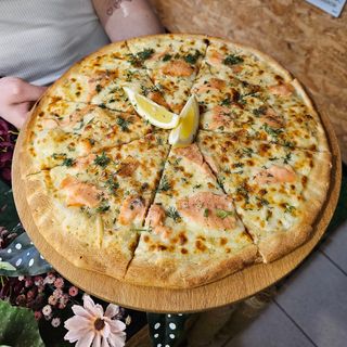 22. Pizza Łososiowa 50cm