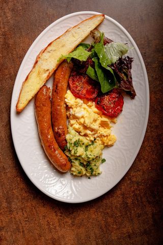 Завтрак с куриными колбасками