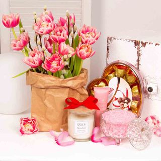 Cadou cu lalele pentru iubita mea