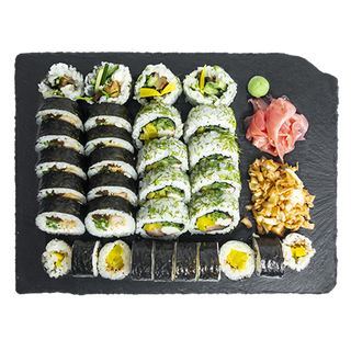 #SpeedSet 4.4  32 kawałków sushi, surówka