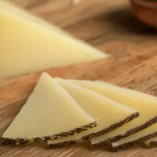 42. Queso manchego