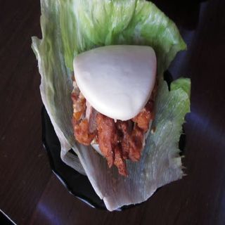 114C pan gua bao de pato y teriyaki 