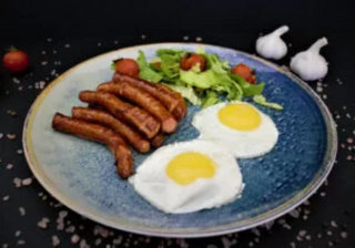 Mic dejun cu cârnați (AGF)