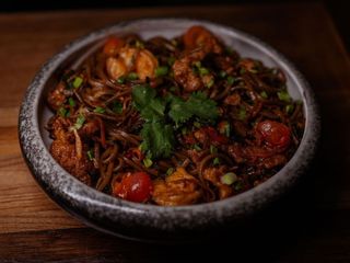 Локшина Соба з качкою та креветками (350g)