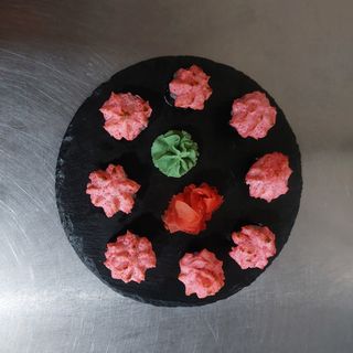 Ծովախեցգետնով թխած ռոլլ