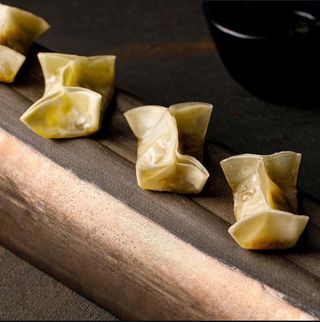 Gyoza di gamberi e salsa ponzu