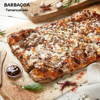 Barbacoa Pizza Familiar 30 X 40cm + REGALO (BOTELLA VINO BLANCO FRIZZANTE)
