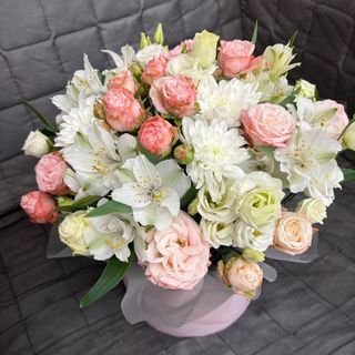 Квіти в коробці «Олівія»