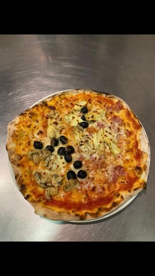 Pizza classica italiana singola quattro stagioni