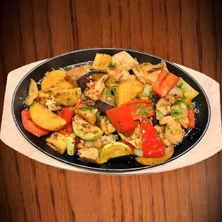 Grilovana piletina i povrće