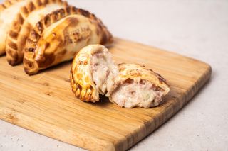 Empanada De Roquefort Y Jamón