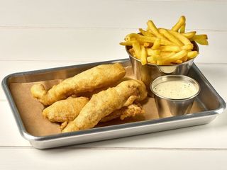 Фіш&чіпс з картоплею фрі та тартаром (220/50g)