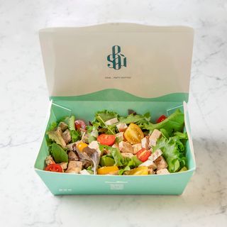 Insalata con dadi di pesce spada