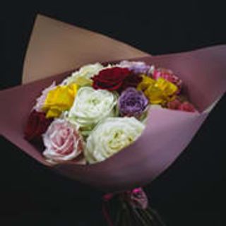 Buchet trandafiri multicolori