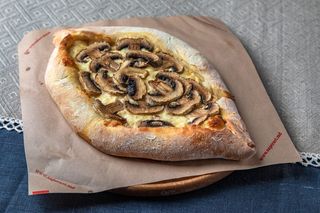 Khachapuri cu ciuperci  din Adjaria