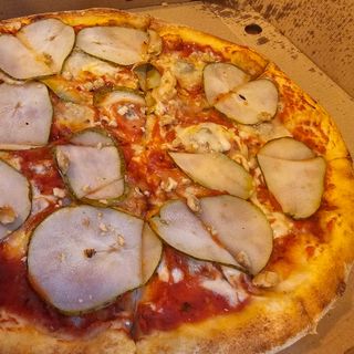 Pizza De Gorgonzola Con Pere E Noci (33 Cm.)