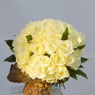 Buchet cadou 35 trandafiri albi