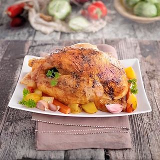 1 poulet complet (salade+  kefteji ou macaroni+frite)