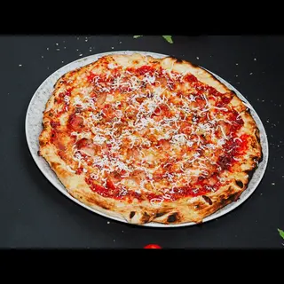 13. Pizza De Hot Dog (33 Cm.)