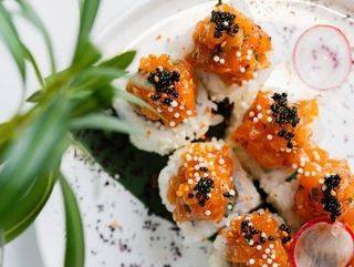 Tartare sake roll / 8 szt.