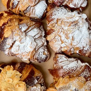 Круасан шоколадно-мигдалевий