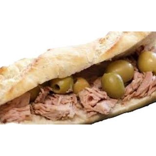 Bocadillo De Atún Con Olivas