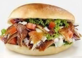 Panino carne verdure salse