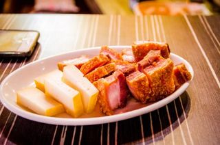 Chicharrones Con Queso (Ración)