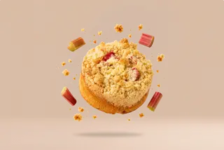 Rolls drożdżowy z rabarbarem