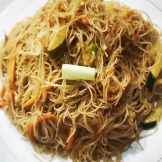 Fideos De Arroz Frito Con Gambas