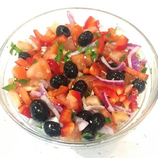 Салат Венеція стандарт (240г)