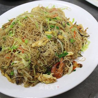 Fideo de arroz con verduras variadas