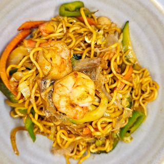 Yaki soba de langostinos