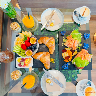 Desayuno regalo para 2 personas 