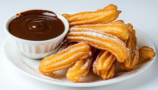 Churros z sosem czekoladowym lub toffi 110g