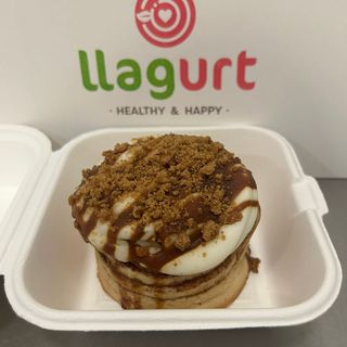 Cinnamon roll amb dolç de llet i galeta lotus