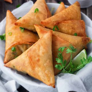 18. Samosa (6 Uds.)